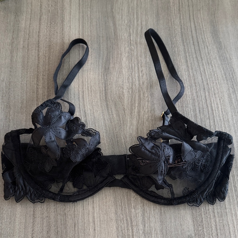 Victoria's Secret Floral Black Bra